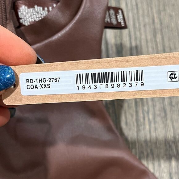 NWT Skims Faux Leather Sporty High Neck Bodysuit Sleeveless Thong Back Cocoa XXS - Picture 2 of 5